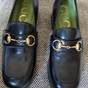 Gucci black leather platform loafer
